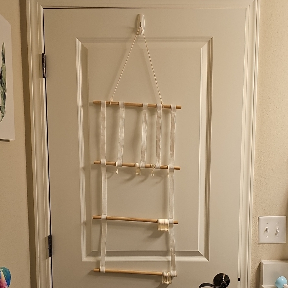 Over-the-Door Hanging Bow Organizer